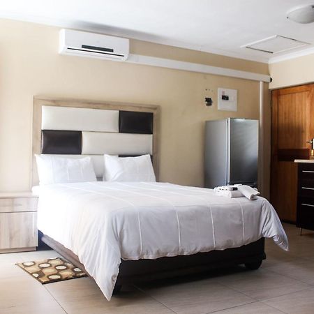 Mbopha Guest House Ulundi 外观 照片