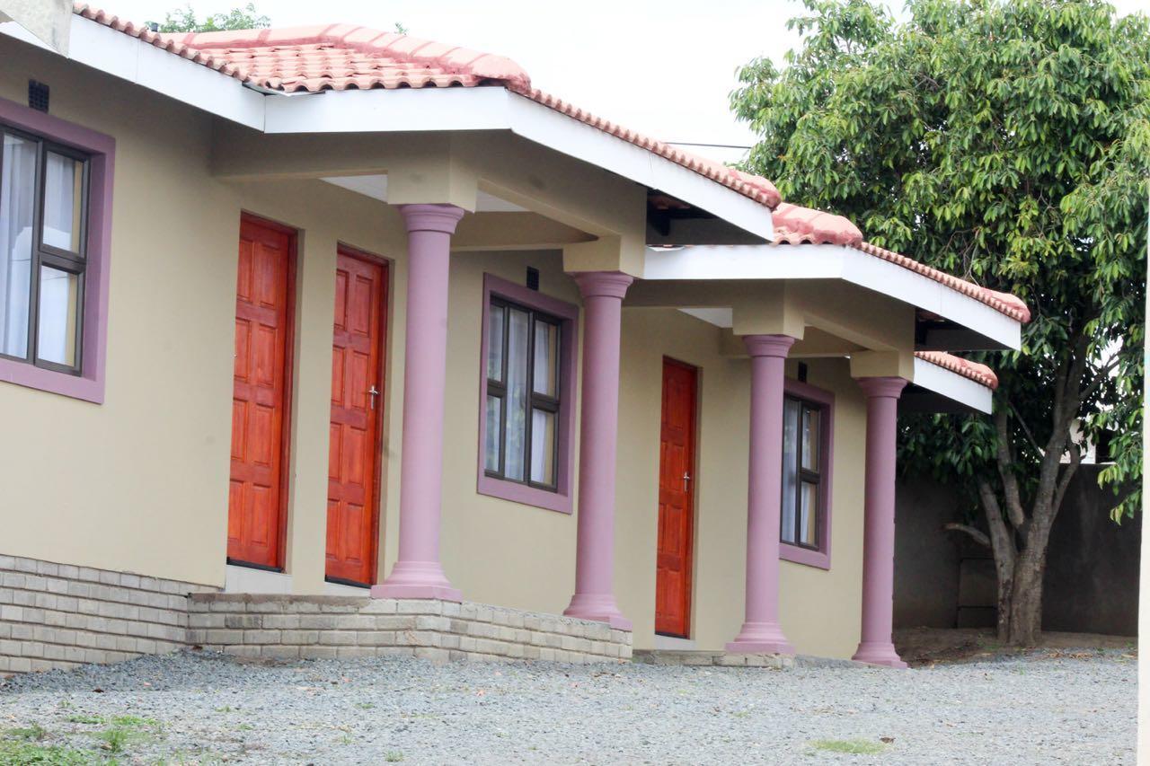 Mbopha Guest House Ulundi 外观 照片