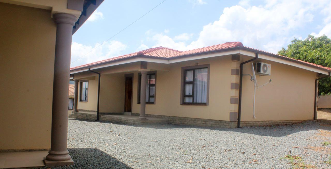 Mbopha Guest House Ulundi 外观 照片